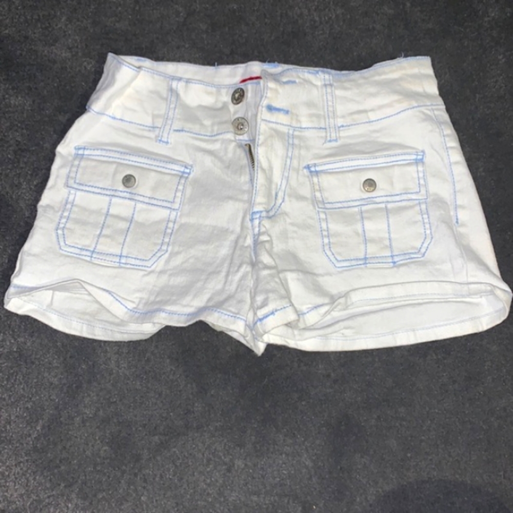 Shorts - Picture 2 of 5
